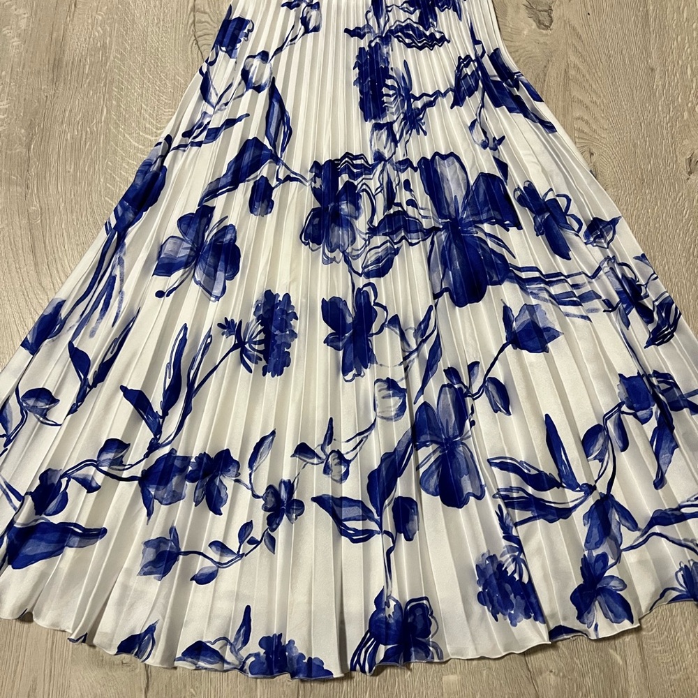 Floral Blue and White Pleated Skirt NWOT